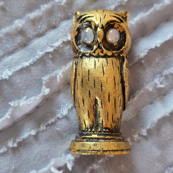 Florenza Jewelry - Vintage Florenza Owl Pin Gold-Tone Finish, Cabochon Eyes